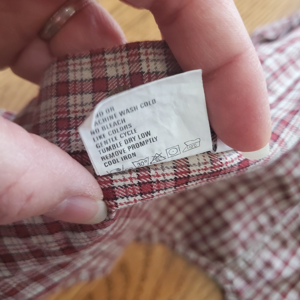 Woolrich medium long sleeve button down shirt. - Picture 7 of 8